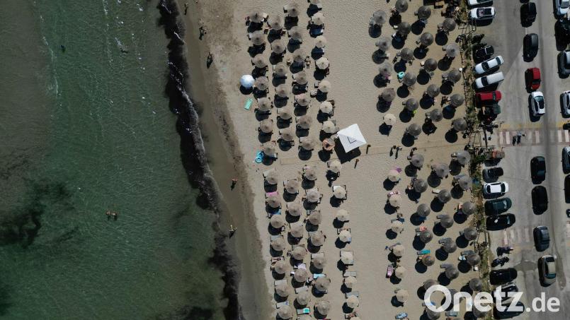 Örtlich können die Werte um 4.00 Uhr morgens bei über 30 Grad liegen. Bild: Thanassis Stavrakis/AP/dpa
