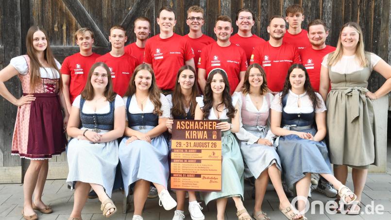 Die KIwapaare wünschen ihren Besuchern am kommenden Wochenende ein paar unbeschwerte Tage in Aschach. Bild: Alfred Schorner