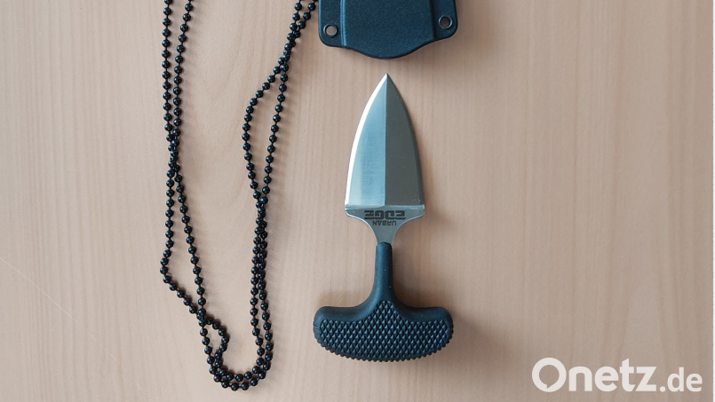 Die Bundespolizei hat bei einer Kontrolle in Waidhaus ein Faustmesser beschlagnahmt. Bild: Bundespolizei