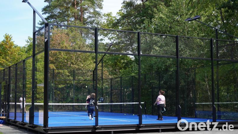 Gut ausgebucht ist der neue Padel-Court in Grafenwöhr. Das Konzept dahinter ist außergewöhnlich und verschafft dem Tennisclub einigen Zulauf. Bild: Jürgen Masching