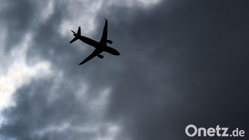 Der Flughafenverband ADV kritisiert die Rahmenbedingungen, mit denen die Luftfahrt in Deutschland konfrontiert ist. (Symbolbild) Bild: Jens Kalaene/dpa