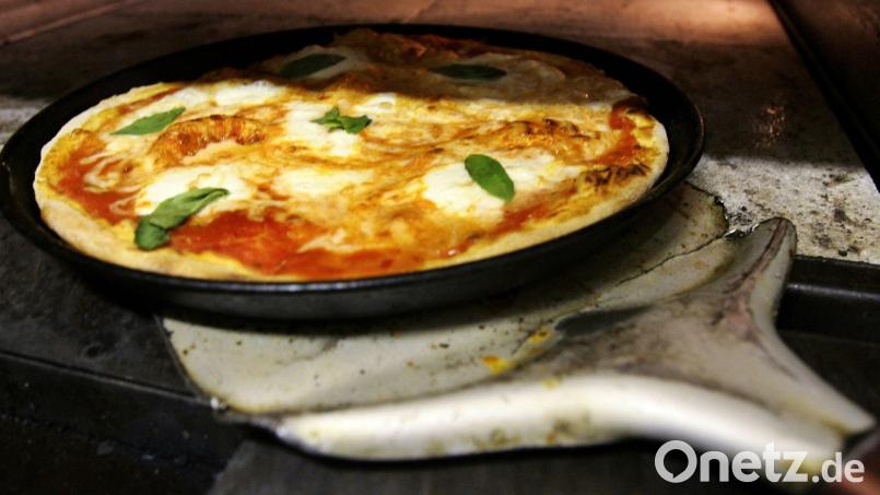Ein Mann und vier Jugendliche haben in einer Pizzeria in Amberg Pizza für mehr als 90 Euro gegessen und nicht bezahlt. Symbolbild: Arno Burgi