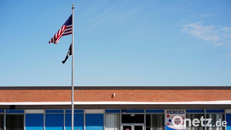 Der Postdienstleister USPS soll nach dem Willen Trumps eine Kontrollfunktion bei Briefwahlen übernehmen. (Archivbild) Bild: Charlie Riedel/AP/dpa