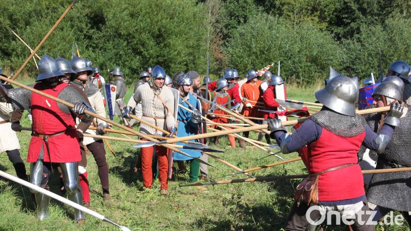Martialisch: Der "Kampf der Jahrhunderte" im Geschichtspark Bärnau. Bild: Konrad Rosner