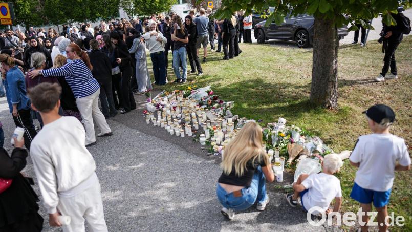 Die Menschen in Fagersta gedenken der Opfer. (Archivbild) Bild: Magnus Lejhall/TT News Agency/AP/dpa