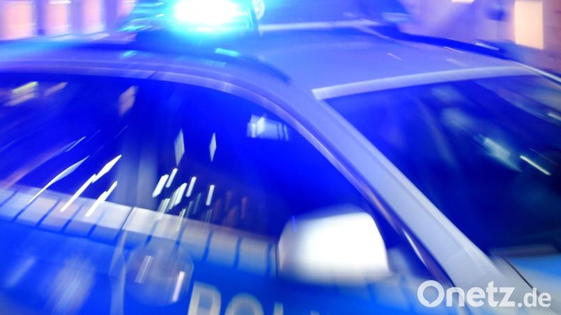 In Hof eskaliert ein Streit zwischen einem 66-Jährigen und seiner Ex-Partnerin. Die Frau verletzt den Mann mit einem Hammer. Symbolbild: Carsten Rehder/dpa