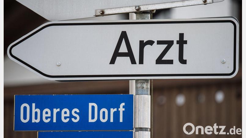 Künftige Landärzte haben auch ohne Einser-Abi Chancen auf einen Medizinstudienplatz. (Symbolbild) Bild: Armin Weigel/dpa
