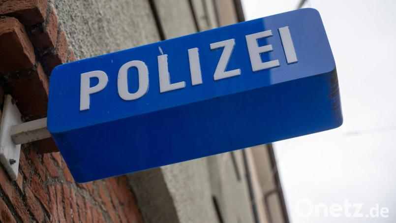 Die Polizei ist vor Ort. (Symbolbild) Bild: Peter Kneffel/dpa