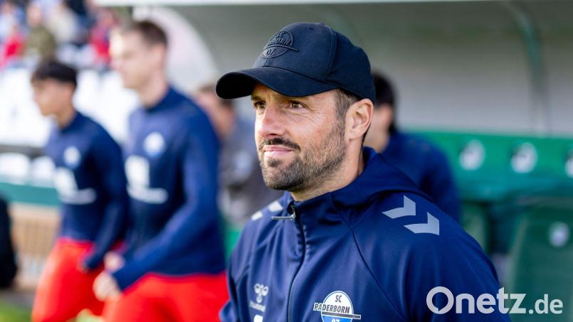 Vor seinem Bundesliga-Debüt als Trainer: Ralf Kettemann vom SC Paderborn 07. Bild: Philipp Szyza/dpa