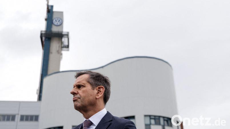 Niedersachsens Ministerpräsident Olaf Lies fordert vom VW-Vorstand eine klare Zukunftsperspektive. Bild: David Ebener/dpa