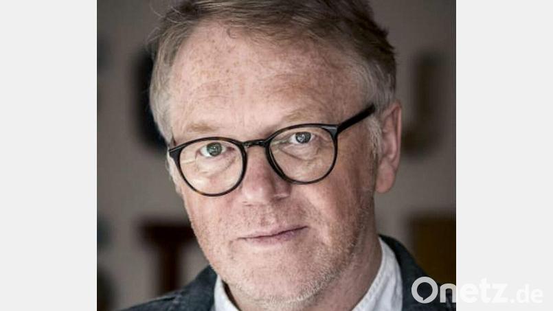 Uwe Birnstein referiert über Leonard Cohen. Bild: Maren Kolf