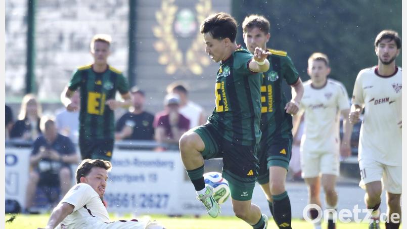 Tanyel Deliboyraz (Mitte/Szene aus einem früheren Spiel) traf nur zum 2:3 beim SSV Jahn II. Bild: Hubert Ziegler