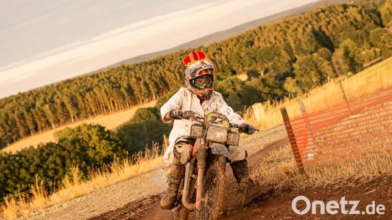Über 24 Stunden querfeldein mit dem Mofa geht es beim "Fox Mountain Race“ der Fuchsberger Jugend am nächsten Wochenende in Kühried. . Bild: Stefan Kühner
