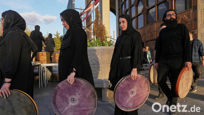 Der iranische Musiker Mohsen Namjoo ist nach rund 20 Jahren in seine Heimat zurückgekehrt. (Symbolbild) Bild: Francisco Seco/AP/dpa