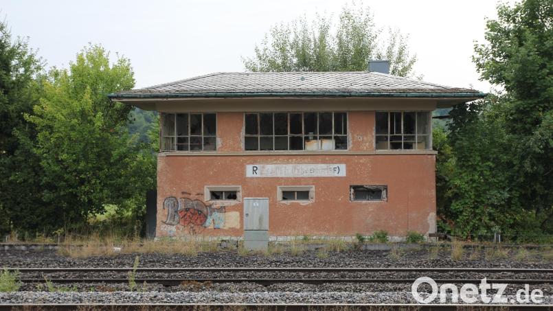Das Stellwerk in Reuth sucht einen neuen Besitzer. Bild: fks