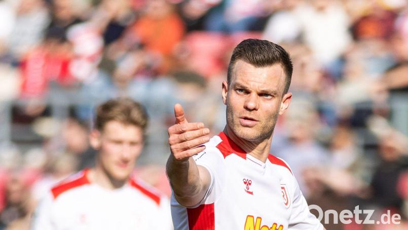 Benedikt Saller und der SSV Jahn Regensburg müssen am Samstag bei der TSG Hoffenheim II ran. Bild: Sascha Janne