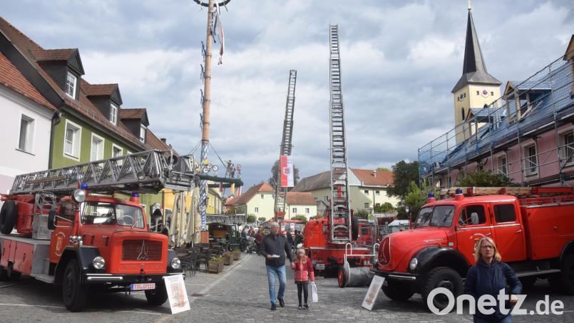 Die Historischen Feuerwehr Windischeschenbach präsentiert auf ihrer Kirwa im September wieder ihre vielen Oldtimer. Archivbild: Ernst Frischholz
