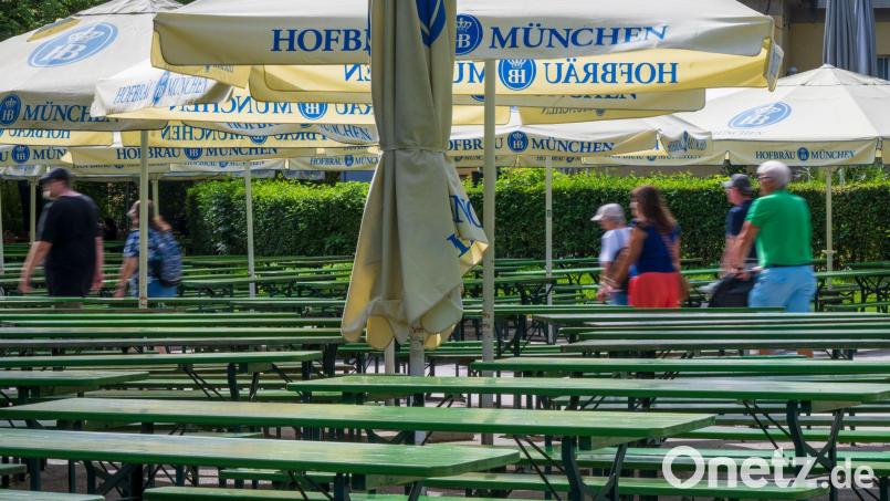 Am Freitag könnte es laut dem DWD mancherorts kräftig krachen. Danach beruhigt sich das Wetter wieder. Bild: Peter Kneffel/dpa