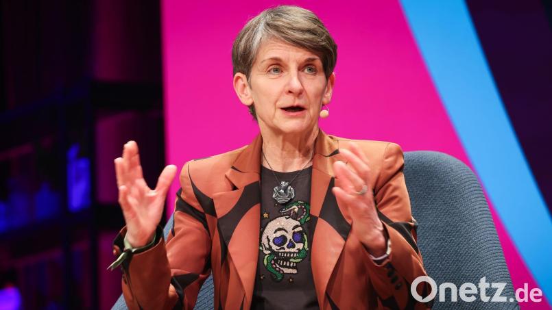 Sieht die Boykottdrohung der UEFA als Erfolg: Laura McAllister. (Archivbild) Bild: Christian Charisius/dpa