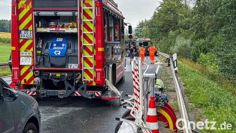 Nach dem schweren Unfall bei Gebenbach ermittelt die Polizei nun zum Unfallhergang. Bild: Stephan Huber
