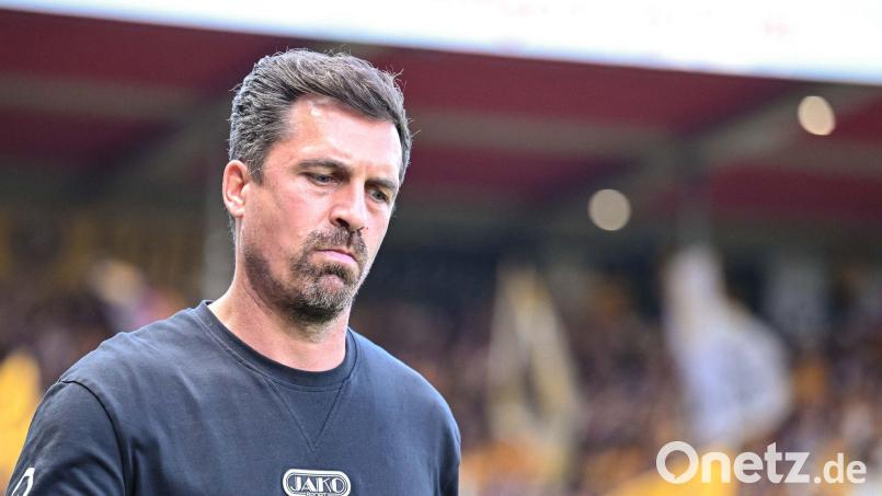Trainer Thomas Stamm (Dynamo Dresden) reagierte nach dem Heidenheim-Spiel deutlich auf ein Handy-Klingeln. Bild: Harry Langer/dpa