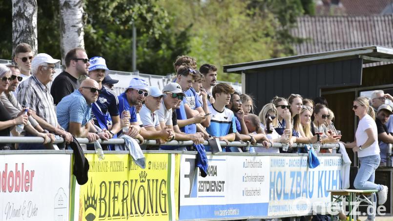 Das Derby gegen Ensdorf lockte zahlreiche Zuschauer nach Rieden. Bild: Hubert Ziegler