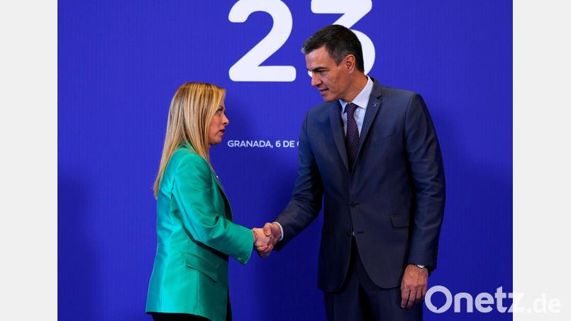 Italien hat die Grenzkontrollen zu Spanien wege der Ceuta-Migrationskrise verlängert. Madrid reagierte umgehend. Bild: Manu Fernandez/AP/dpa