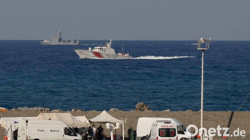 Die Suche nach Überlebenden geht weiter. Bild: Nedim Enginsoy/AP/dpa