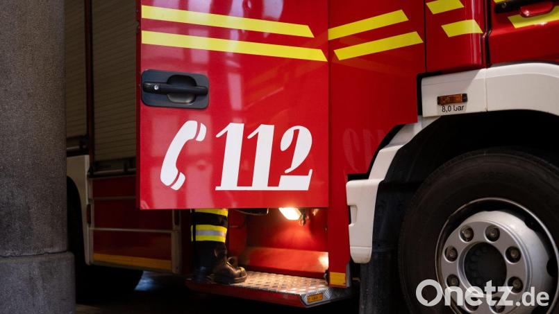 Nach dem Notruf waren die umliegenden Feuerwehren mit gut 50 Einsatzkräften ausgerückt. Symbolbild: Niklas Treppner/dpa