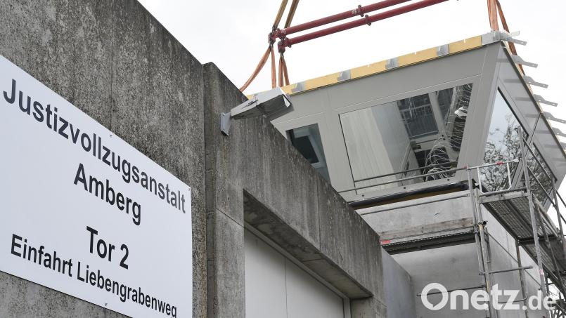 Ein 35-jähriger Gewohnheitsdieb, der vor dem Amtsgericht Amberg stand, erhielt erneut eine Haftstrafe. Er muss in der JVA Amberg bleiben. Symbolbild: Petra Hartl