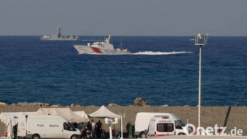 Der Taucheinsatz eines türkischen Spezialschiffes hat begonnen. Bild: Nedim Enginsoy/AP/dpa