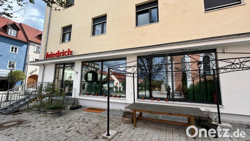 In das Friedrich in Vohenstrauß wird wieder Leben einkehren. Wenn die Umbauarbeiten nach Plan verlaufen, wird im November ein Asia-Restaurant eröffnen. Bild: ck