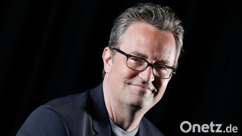 Das Leben von Matthew Perry ist das Thema einer dreiteiligen Doku-Serie auf Netflix. (Archivbild) Bild: Brian Ach/AP/dpa