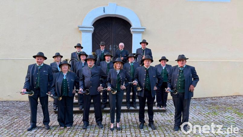 Die Jagdhorn-Bläsergruppe der BJV-Kreisgruppe Sulzbach-Rosenberg feiert heuer ihren 75. Geburtstag - sie ist ist nach wie vor sehr aktiv in der Region und spielt bei den verschiedensten Anlässen. Bild: BJV-Kreisgruppe Sulzbach-Rosenberg
