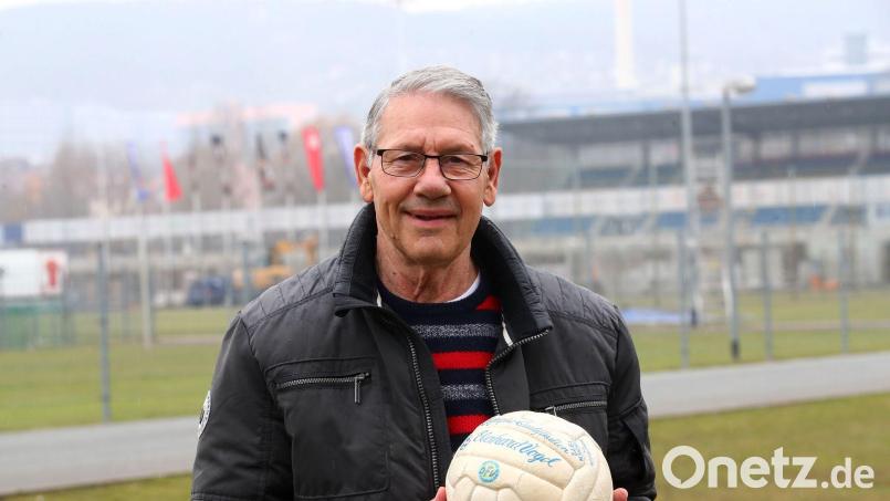 Der ehemalige DDR-Fußball-Nationalspieler Eberhard Vogel ist gestorben Bild: Bodo Schackow/dpa-Zentralbild/dpa