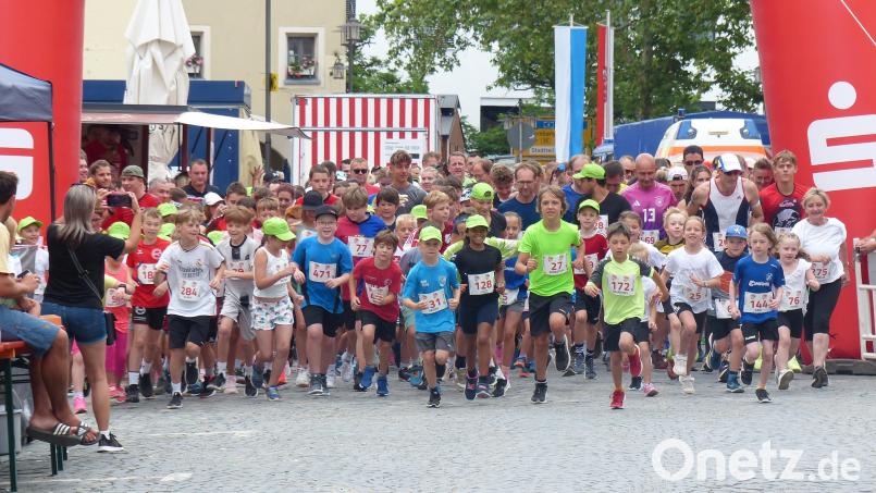 Bislang fand der Stadtlauf immer in Sulzbach statt, am 6. September führt der Rundkurs erstmals durch Rosenberg. Knapp 400 Teilnehmer sind angemeldet. Archivbild: Martin Franitza