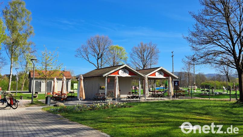 Der Kiosk war Anlaufpunkt im Stadtpark, wenn es um Getränke, Eis oder die Golfschläger für den nebenan gelegenen Golf- Park ging Bild: Elfriede Weiß
