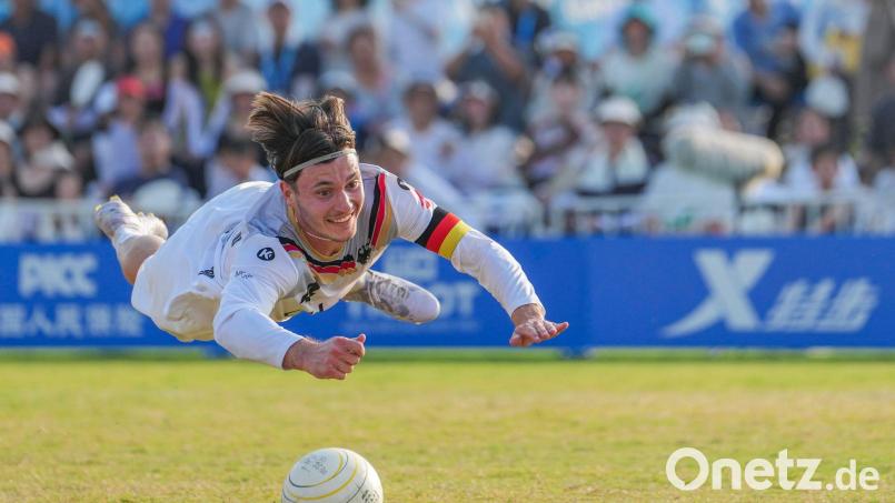 Johannes Jungclaussen gewann mit den deutschen Faustballern Silber bei den World Games 2025 in Chengdu. (Archivbild) Bild: Tenzin Nyida/XinHua/dpa