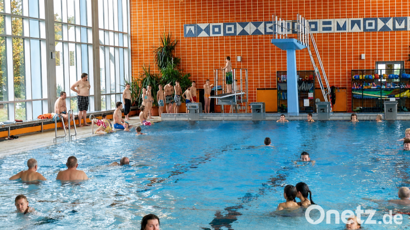 Das Hallenbad Moosbach feiert 50. Geburtstag. Dieses Jubiläum wird von 10. bis 13. September gefeiert. Bild: MVG
