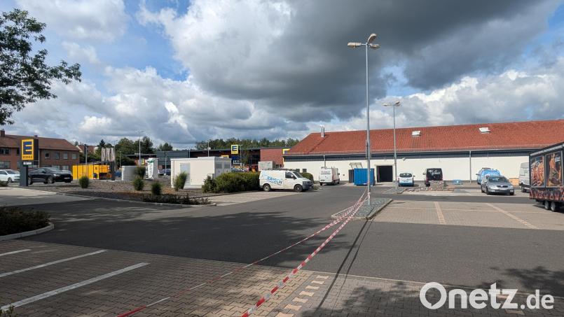 Der Bauausschuss hat in seiner Sitzung Ende Juni die Umgestaltung des früheren Edeka-Markts in zwei abgetrennte Nutzungseinheiten gebilligt. Bild: Paul Zrenner