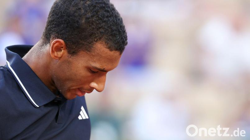 Felix Auger-Aliassime ist enttäuscht. (Archivbild) Bild: Frank Molter/dpa