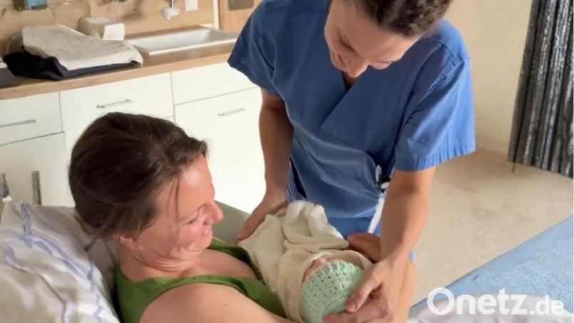 Rund 600 Babys kommen jährlich in den modernen Kreißsälen des Krankenhauses St. Barbara zur Welt. Mit der kinderärztlichen Präsenz geht das Krankenhaus nun einen weiteren Schritt. Bild: Lena Jehl-Hüttner