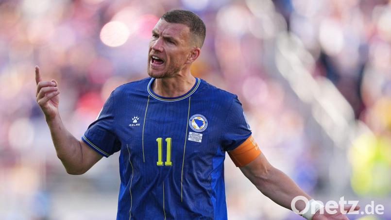 Edin Dzeko bestreitet im Oktober sein letztes Länderspiel für Bosnien-Herzegowina. (Archivbild) Bild: Julio Cortez/AP/dpa