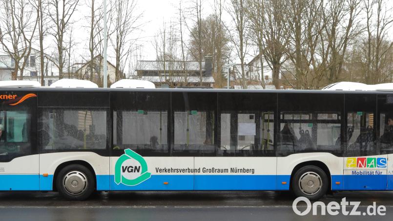 Der ZNAS bedient wegen der Sperrung der Krumbacher Kirchenleite bis 5. September die Haltestellen Krumbacher Kirchenleite und Lintacher Steig der Linie 414 in dieser Zeit nicht. Symbolbild: Wolfgang Steinbacher