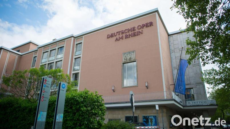 Das in die Jahre gekommene Opernhaus in Düsseldorf kämpft mit technischen Problemen. (Archivbild) Bild: Maja Hitij/dpa