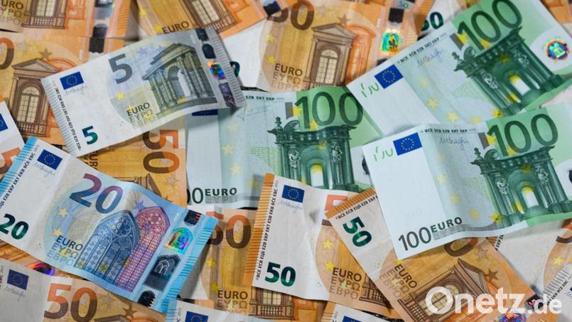 Der Haushaltsentwurf für 2027 sieht Ausgaben von 555,4 Milliarden Euro vor - mit eine Nettokreditaufnahme von 118,7 Milliarden Euro. (Symbolbild) Bild: Jens Büttner/dpa-Zentralbild/dpa