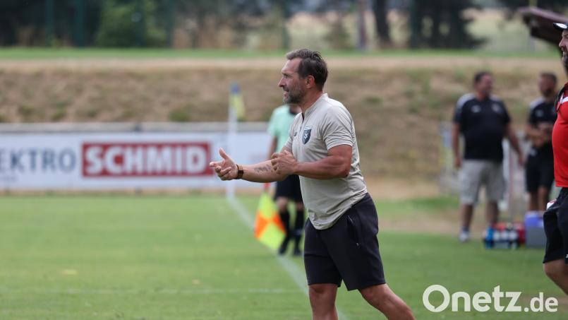 Der Trabitzer Trainer Daniel Liermann darf sich mit Adam Cizek auf den nächsten Neuzugang freuen. Bild: Dieter Jäschke
