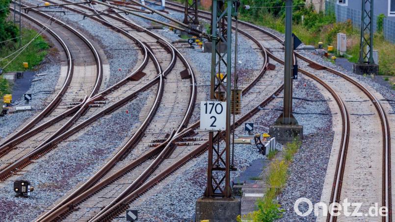 Die Strecke zwischen Berlin und Hamburg wurde von August 2025 bis Juni 2026 generalsaniert. (Archivbild) Bild: Jens Büttner/dpa