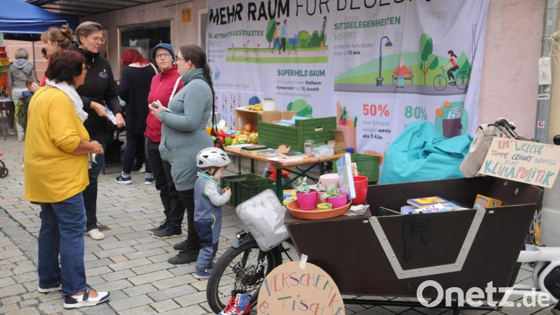 Zahlreiche Info-Stände so wie hier erweitern das Angebot am Familiennachmittag. Archivbild: Joachim Gebhardt