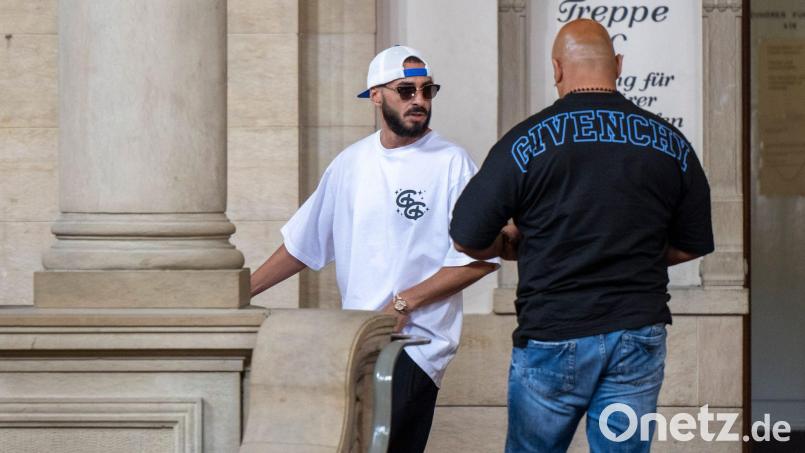 Rapper Shindy hat wegen eines Rippenbruchs seine geplante Tour absagen müssen. (Archivbild) Bild: Monika Skolimowska/dpa